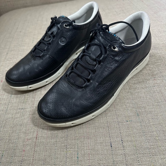 Ecco Men's Black Leather Sneakers - Picture 2 of 7